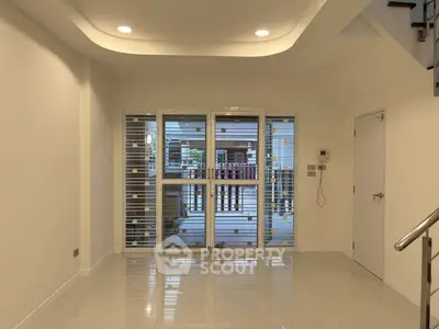 image_rental-27215363