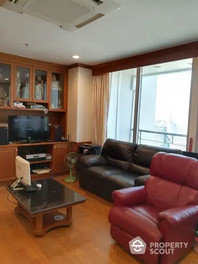  3 Bedrooms Condo at Sathorn House Condominium-4