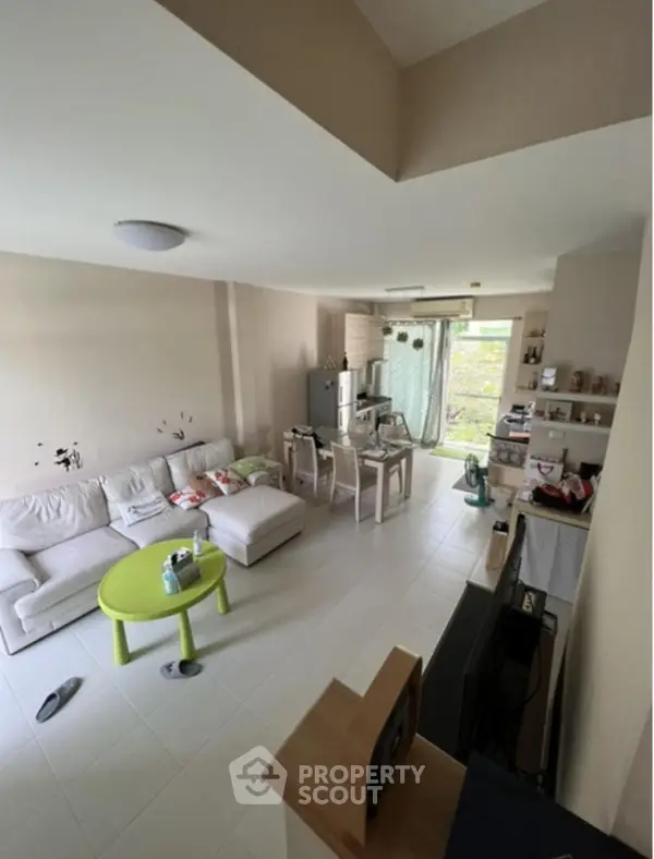 image_rental-28697929