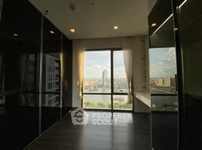 Stunning high-rise apartment with breathtaking city and river views