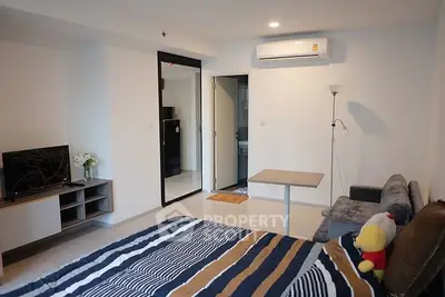 Fully Furnished 1 Bedroom Condo at Knightsbridge พหลโยธิน อินเตอร์เชนจ์ Livingroom