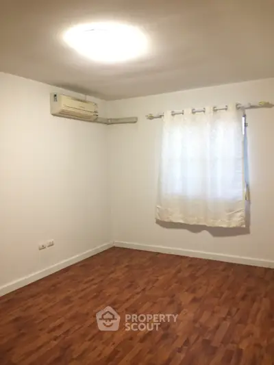 image_rental-27467370