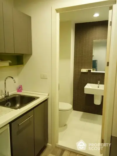  1 Bedroom Condo at The Key Paholyothin-4