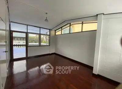 image_rental-30315935