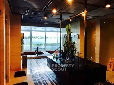  1 Bedroom Condo at Circle Condominium-3
