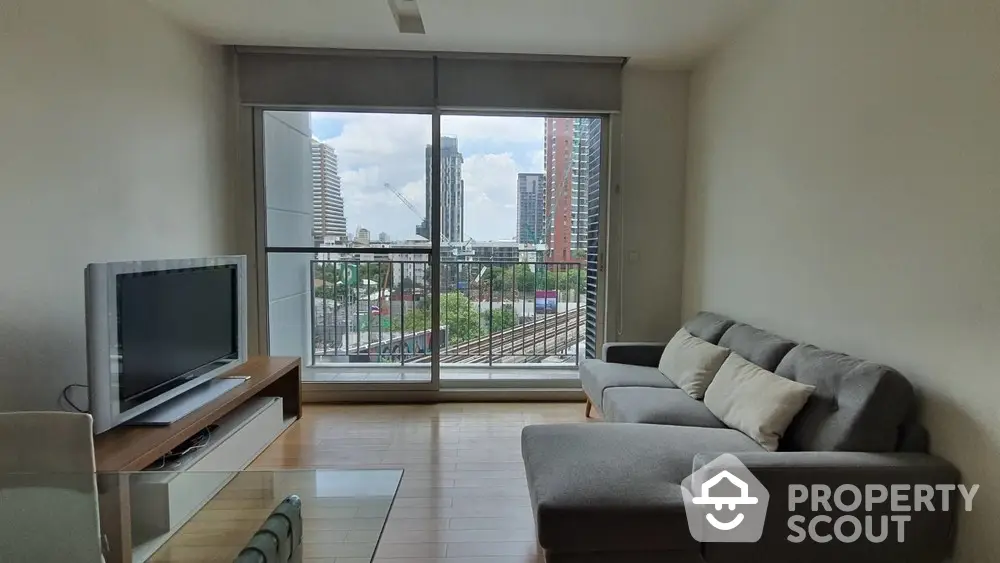  2 Bedrooms Condo at Siri At Sukhumvit-1