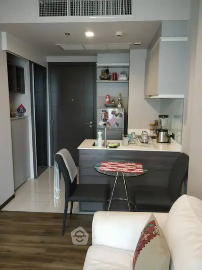 image_rental-5275754