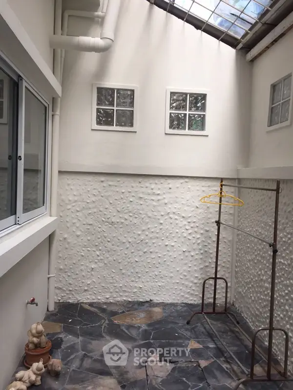 image_rental-5995224