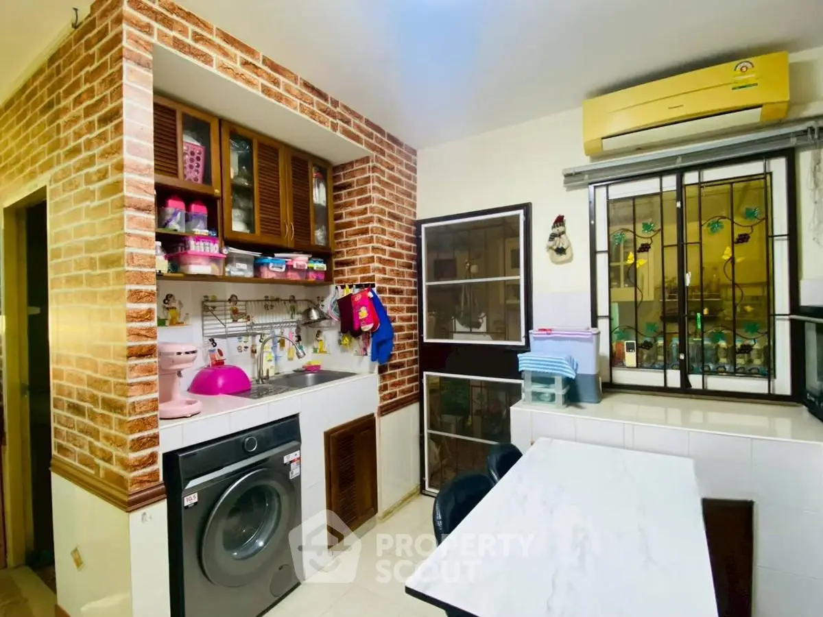 d2fd709ffdd0d2cd62b7f6556d3b1ad3-Photoroom.png