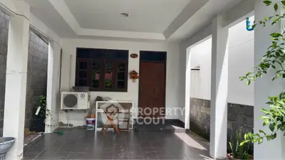 Charming entrance with modern design and inviting ambiance, perfect for welcoming guests.