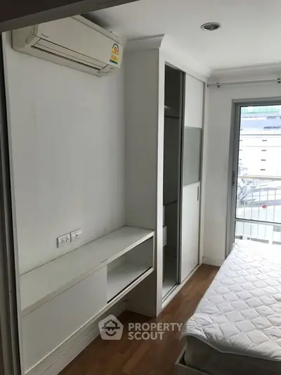  1 Bedroom Condo at Lumpini Place Rama 9 Ratchada Phase 1 2-6