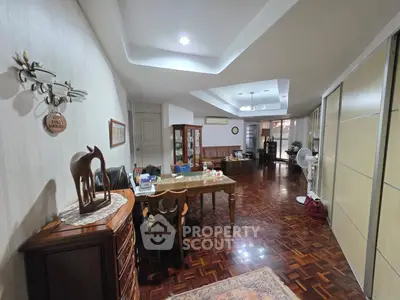 image_rental-29736204