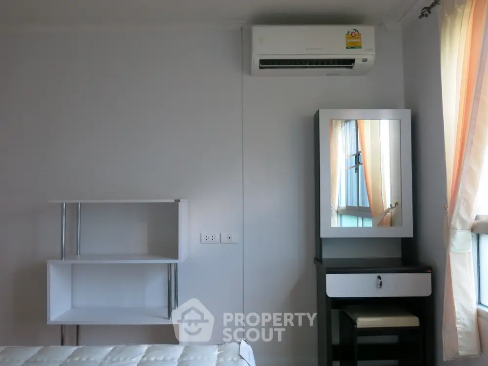  1 Bedroom Condo at Lumpini Ville Ramkhamhaeng 26-1