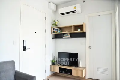  1 Bedroom Condo at The Tree Sukhumvit 64 Livingroom