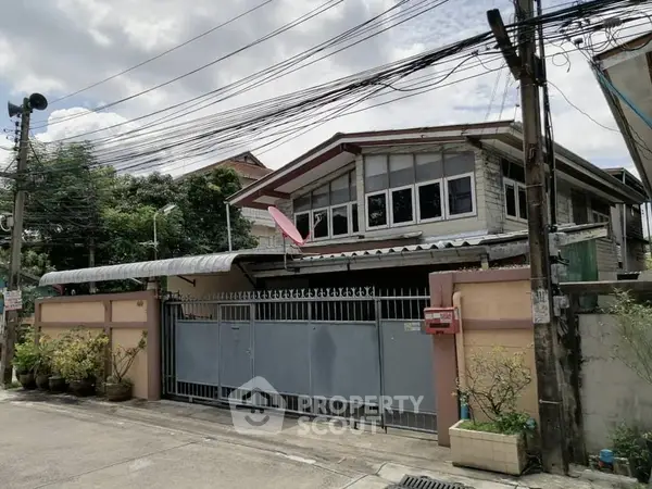 image_rental-9067162