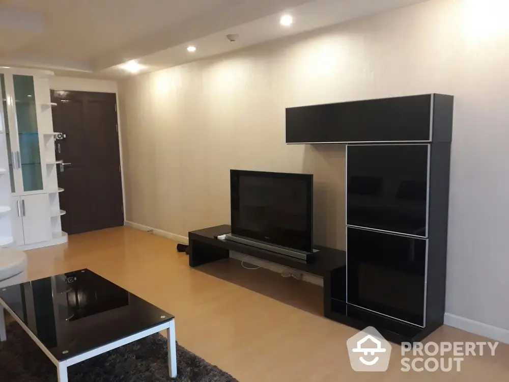  2 Bedrooms Condo at Zenith Place Sukhumvit 42 Condominium-1