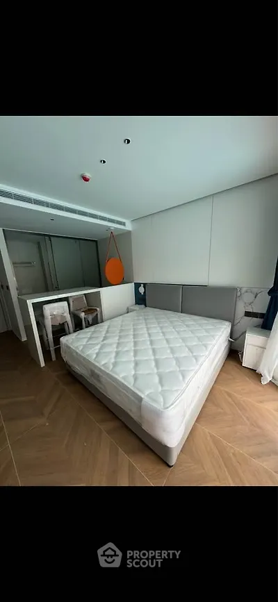 Modern bedroom with minimalist design and cozy atmosphere