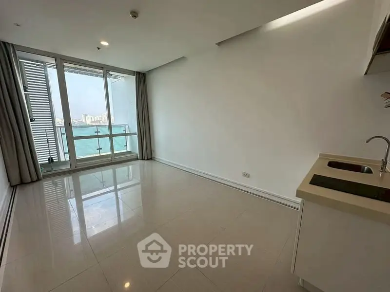 Spacious apartment with stunning sea view and modern kitchenette