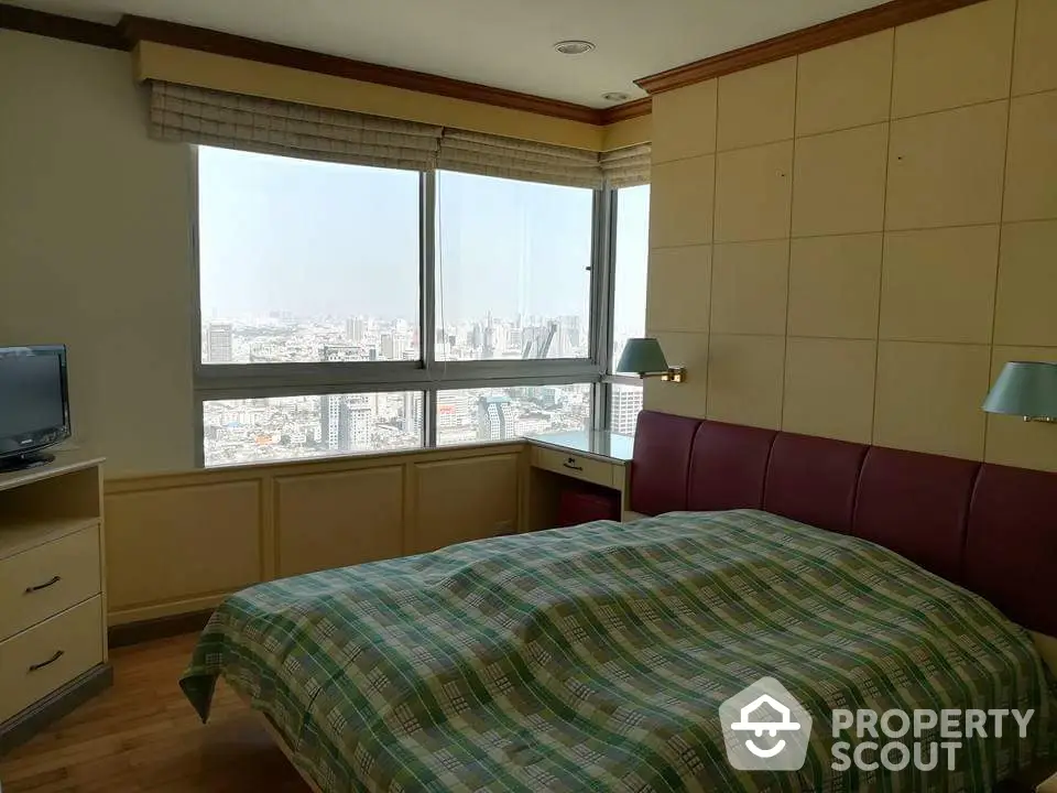  3 Bedrooms Condo at Sathorn House Condominium-1