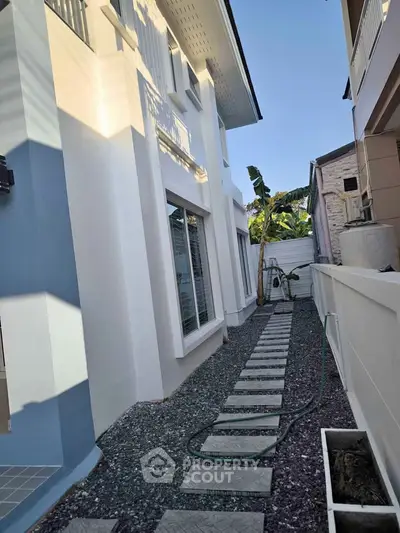 image_rental-28502362