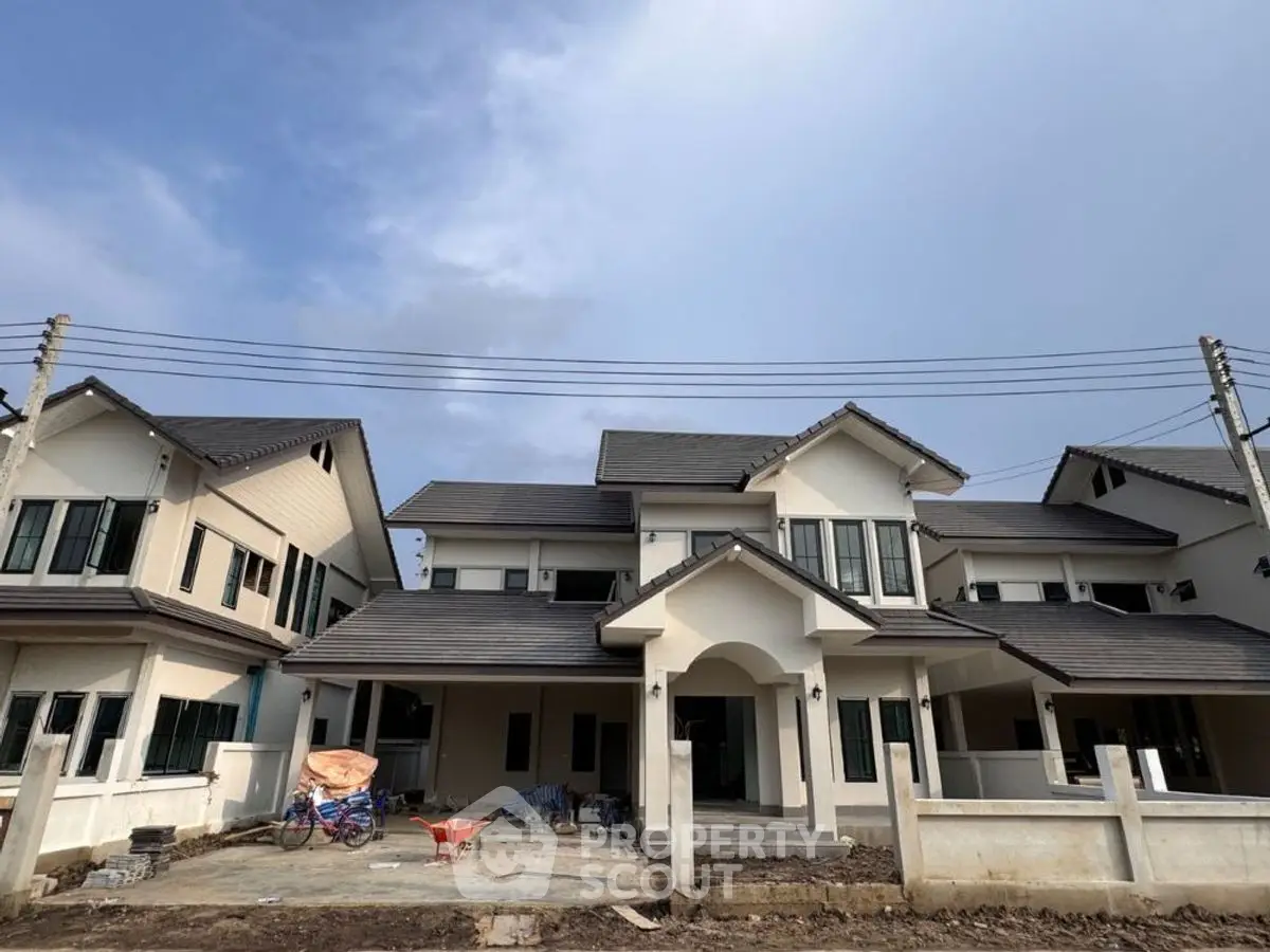 Stunning modern house exterior with spacious design and elegant architecture.