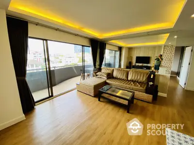 Fully Furnished 1 Bedroom Condo at Phasuk Place-3