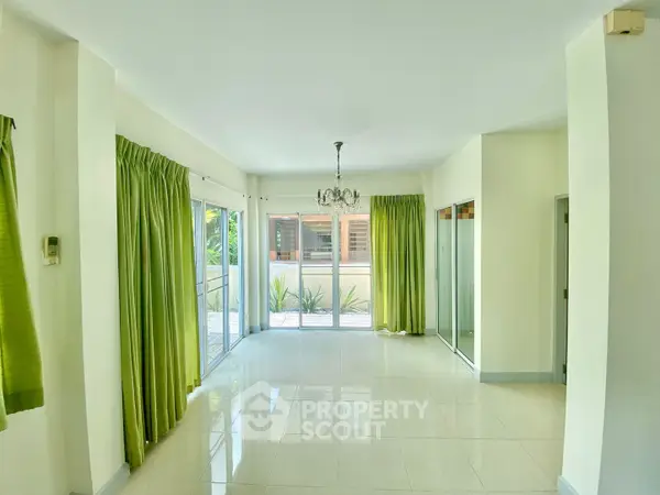 image_rental-13823665