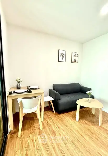 Cozy living room with modern furniture and wooden flooring