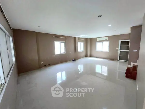 image_rental-27160400