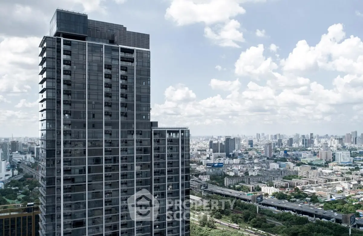 Stunning high-rise building with panoramic city views and modern architecture.