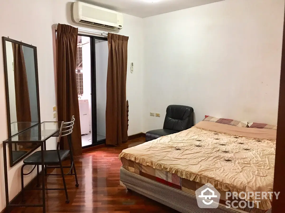 Fully Furnished 1 Bedroom Condo at Grand Diamond Pratunam-1