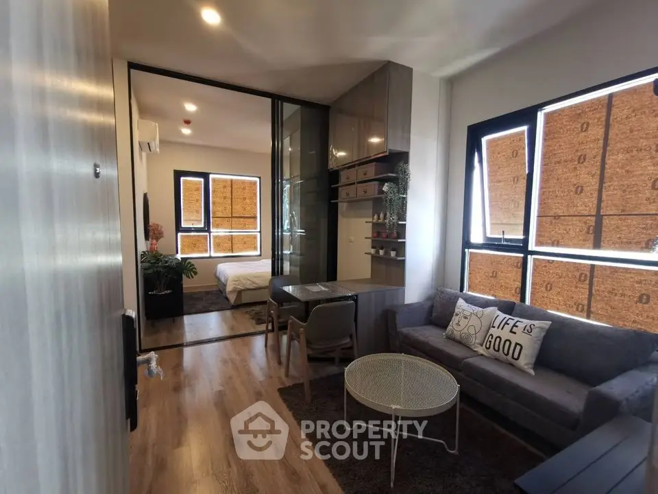 Fully Furnished 1 Bedroom Condo at Knightsbridge Prime Ratchayothin-1