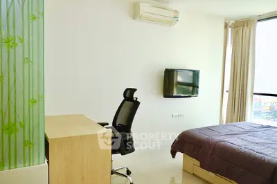 Fully Furnished 2 Bedrooms Condo at Ideo Ratchada Huaikwang-3