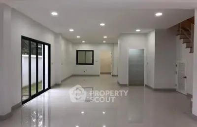 image_rental-8810098