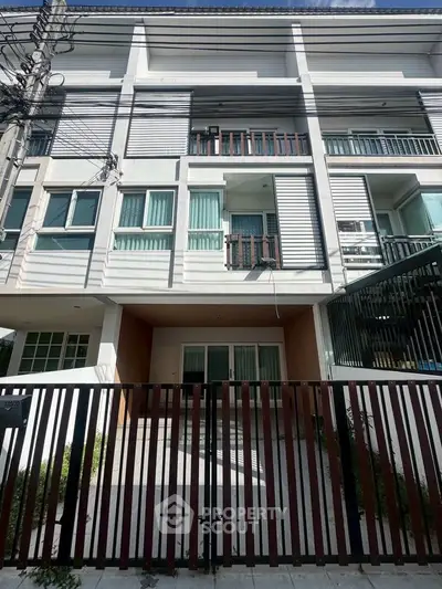 image_rental-28496140