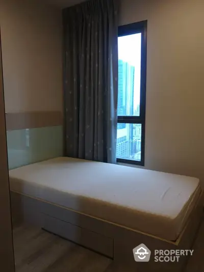 Fully Furnished 2 Bedrooms Condo at Centric Ari Station-3