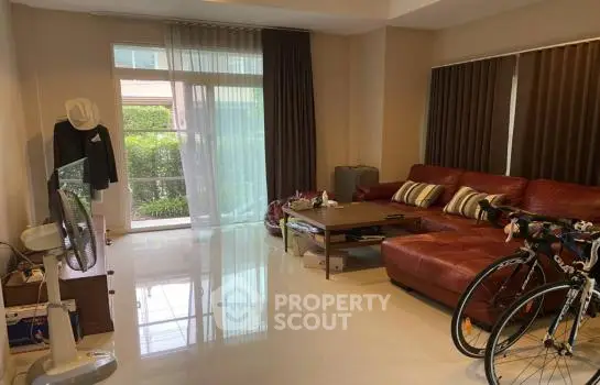 image_rental-8620472