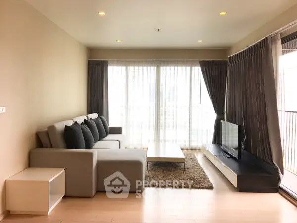 image_rental-5305545