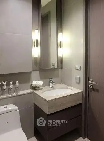 Modern bathroom with sleek design and elegant fixtures