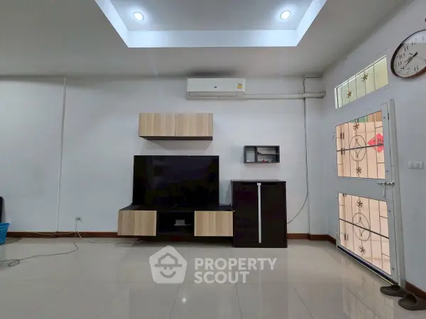 image_rental-27210664