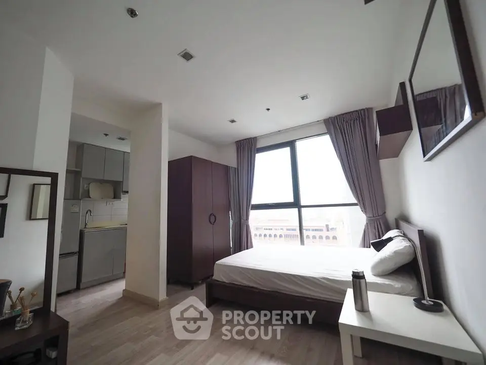 Fully Furnished 1 Bedroom Condo at Ideo Mobi Sukhumvit-1