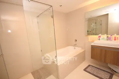  2 Bedrooms Condo -5