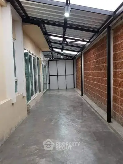 image_rental-8334320