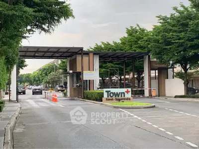 image_rental-30690419