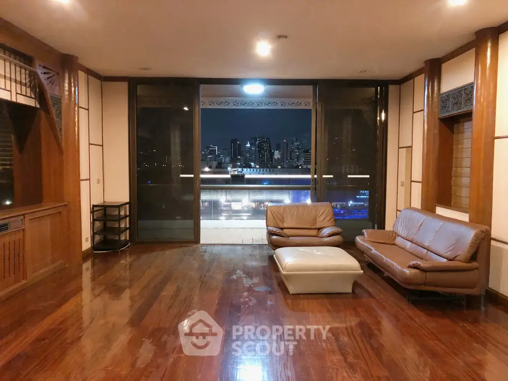  2 Bedrooms Condo -1