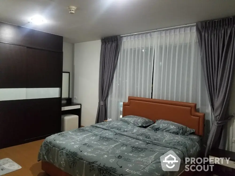  1 Bedroom Condo at Life Ratchada Huaikwang-1