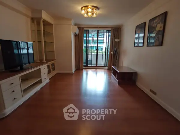 image_rental-5306312