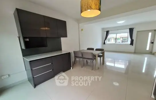 image_rental-8860266