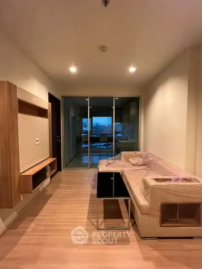 image_rental-12086898