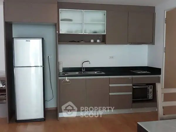 image_rental-5306348